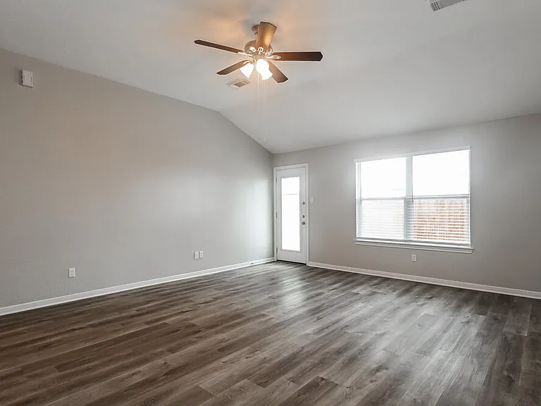 622 Oak Briar Dr — Photo 4