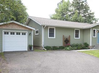 18 E Riverside Rd, Esko, MN 55733