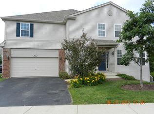 810 Oak Hollow Rd, Crystal Lake, IL 60014