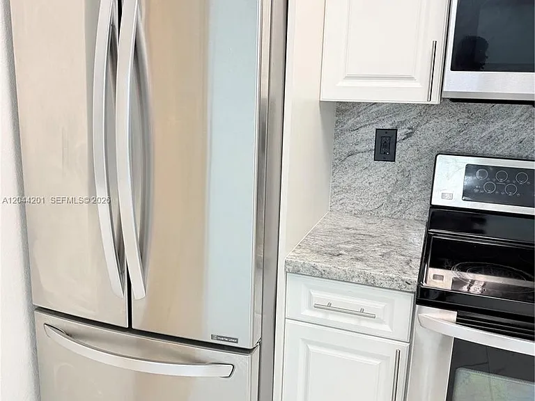 119 SW 6th Ln #119 — Photo 7