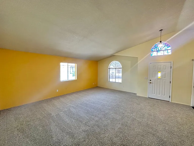3905 Raymond Ave — Photo 10
