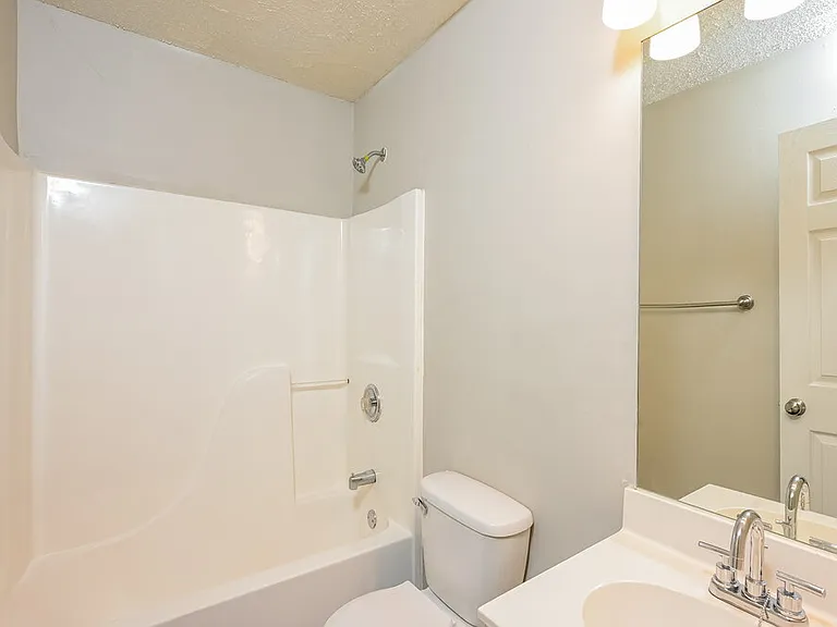128 Alexander Dr — Photo 15