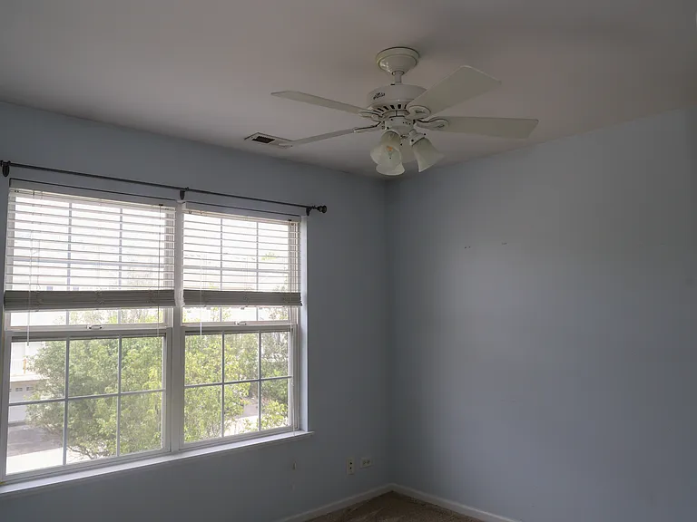 217 Comstock Dr — Photo 57