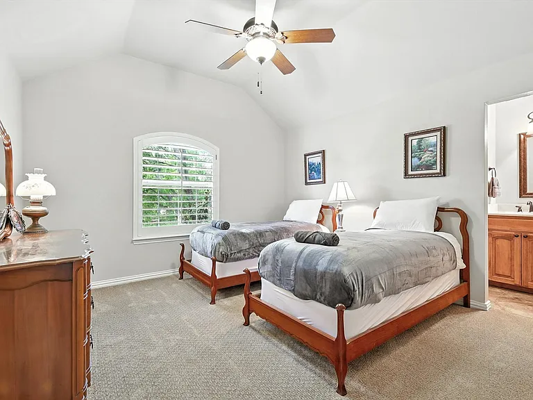 2303 Chapelwood Dr — Photo 39