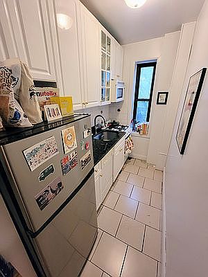 5th image of 310 E 74th St #3X