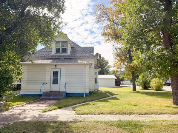 221 W Broadway, Steele, ND 58482