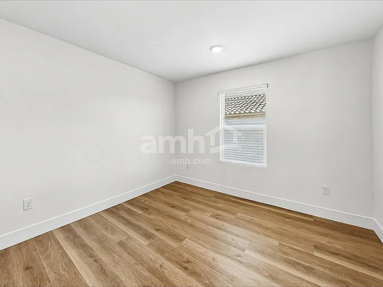 8762 Begonia Ct — Photo 15