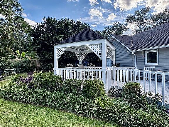 Gazebo for dining alfresco