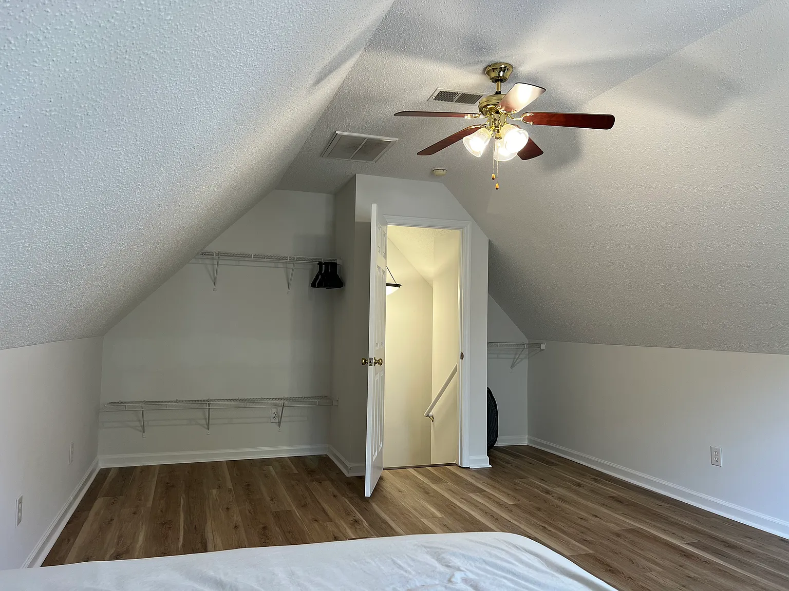 4 bed, 1628 sqft, $900 — Photo 2