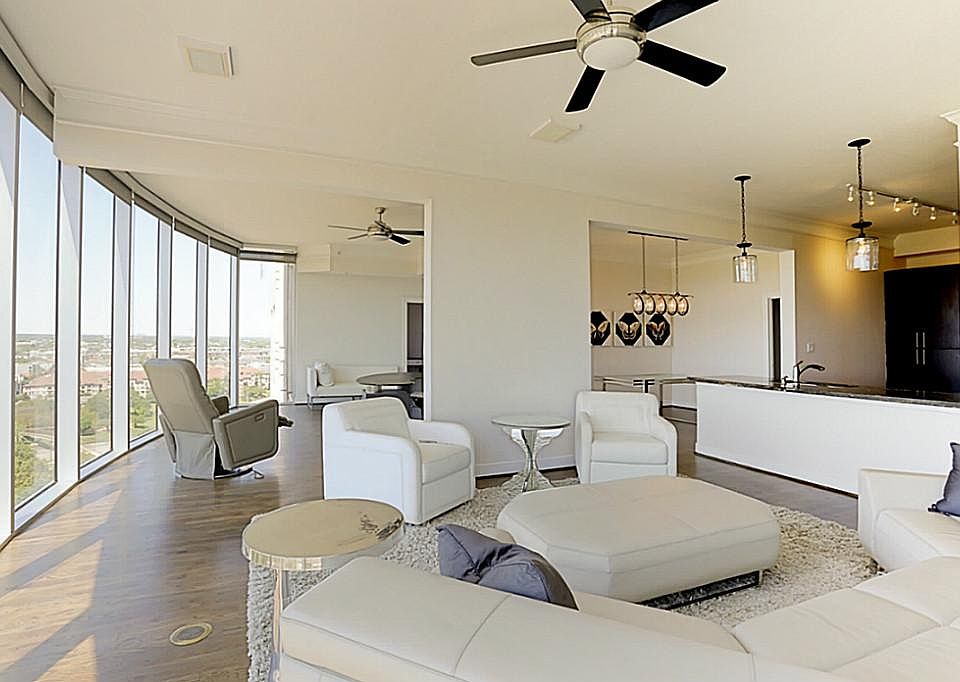 Open concept ideal for entertaining!