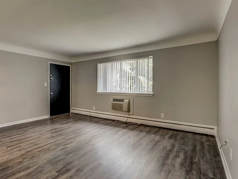 629 Maple Rd — Photo 5