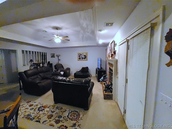 5th image of 301 S Sally Ln
