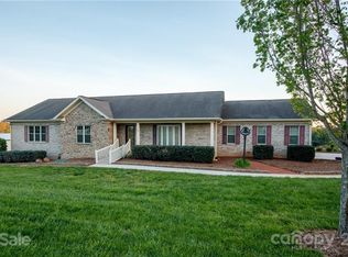 2615 Mauser Dr, Newton, NC 28658