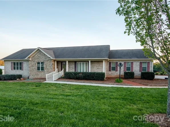 2615 Mauser Dr, Newton, NC 28658