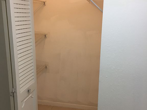 5th image of 2840 Somerset Dr APT 102M