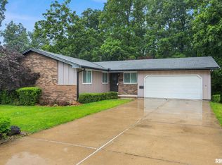 3407 W Capitol Dr, Peoria, IL 61614