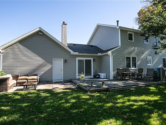 4th image of 16 Whispering Pines Dr