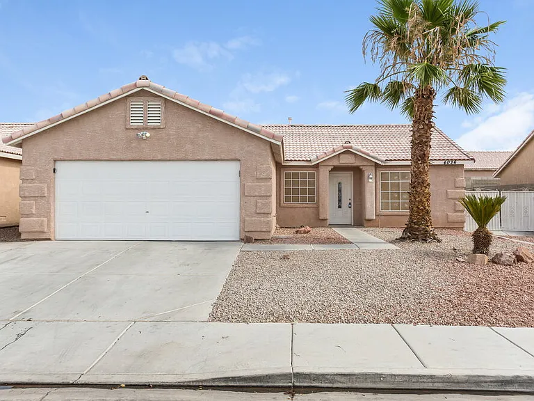 4026 W Red Coach Ave — Photo 1