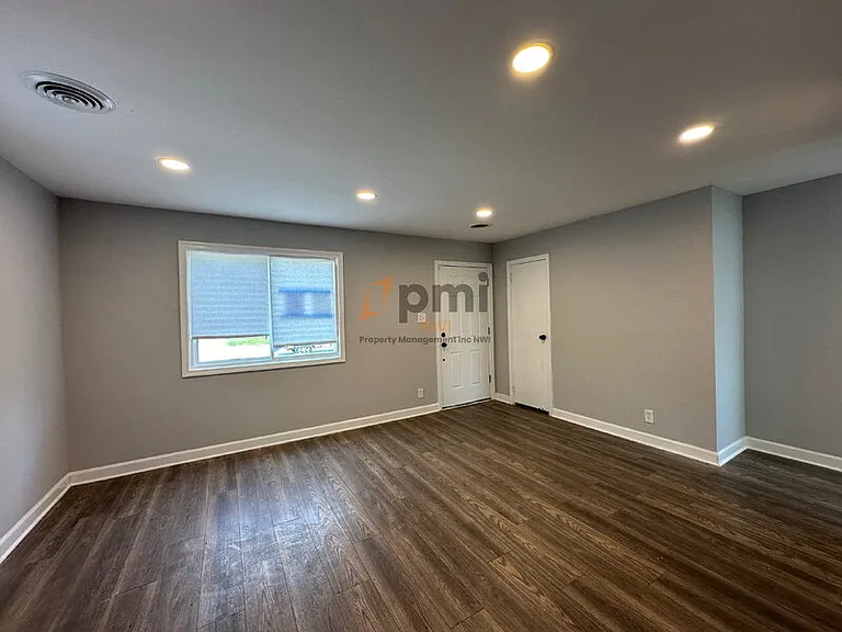 2015 Central Dr — Photo 10