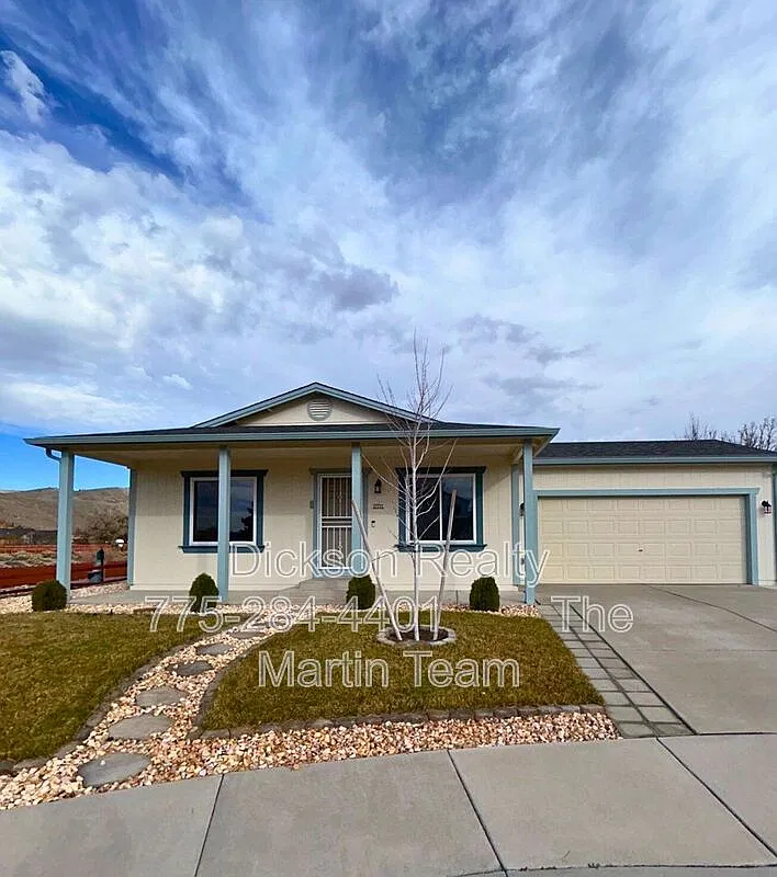 3 bed, 2.0 bath, 1008 sqft, $1,989 — Photo 1