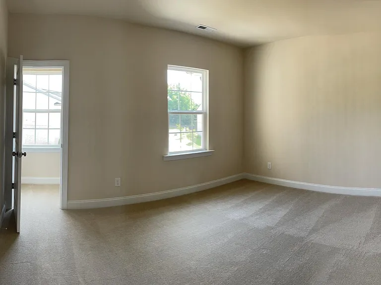 207 Heathbrook Ln — Photo 12