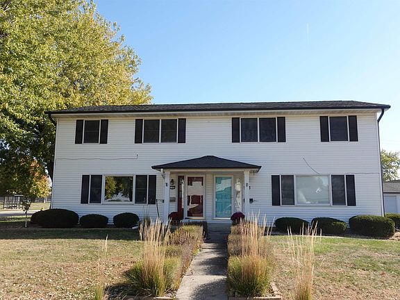 2nd image of 1187 Sweetbriar Pl