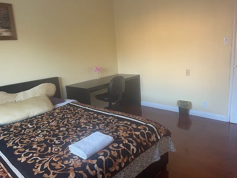 2548 Mayflower Ave #B — Photo 53
