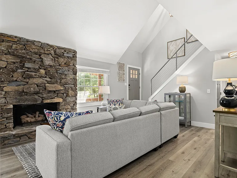 Turnberry Dr — Photo 5