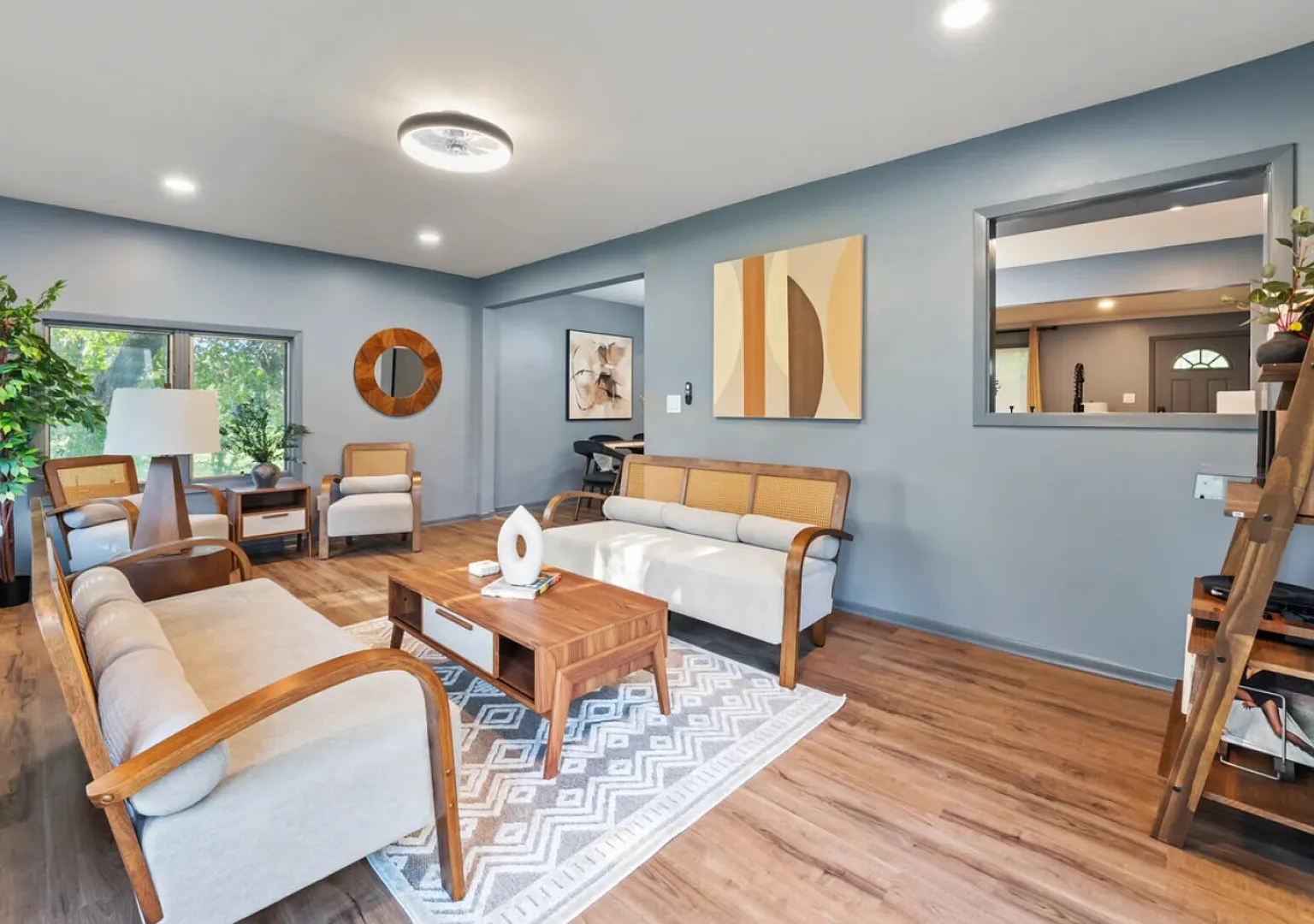 Lemont Luxury |King|Game Room|Music Room|Grill — Photo 3