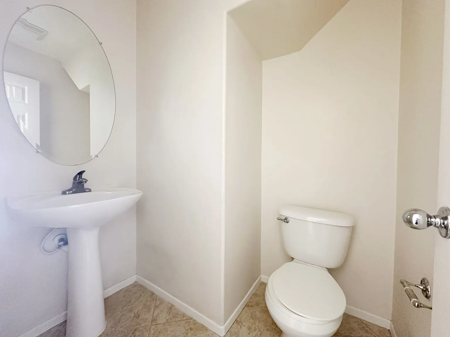 3 bed, 2.5 bath, 1388 sqft, $2,800 — Photo 4