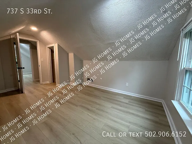 737 S 33rd St — Photo 28