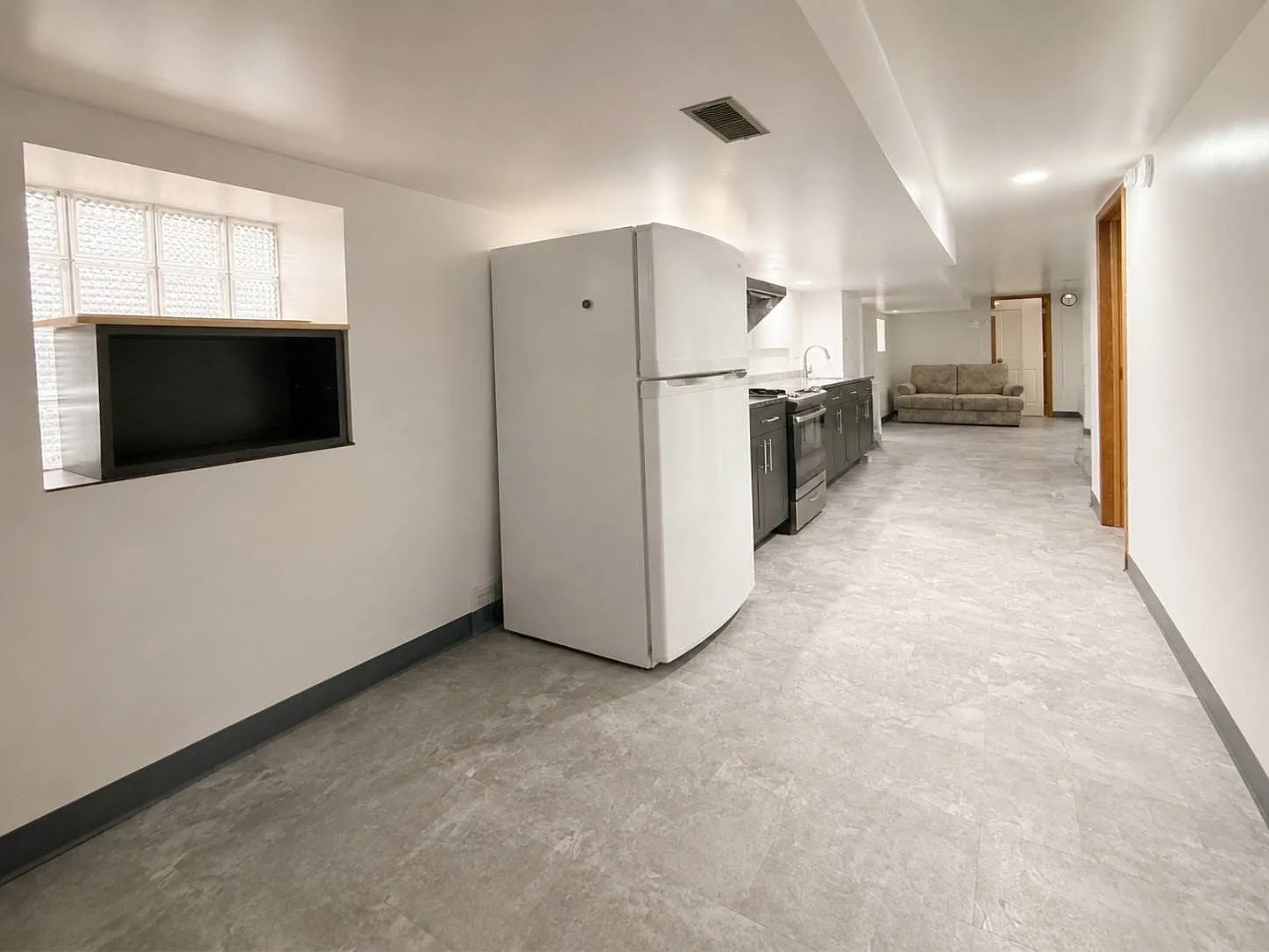 3 bed, $1,400 — Photo 4