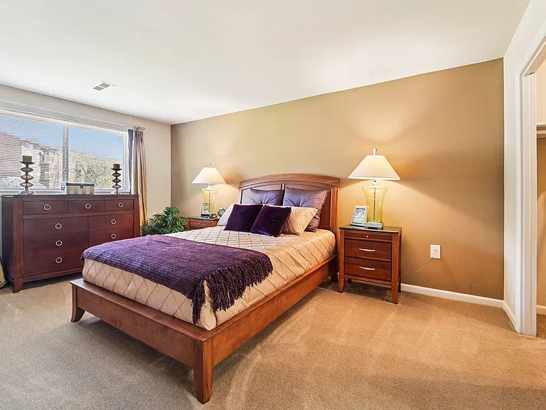 2BR, 1.5BA - 939SF - Model - Primary Bedroom