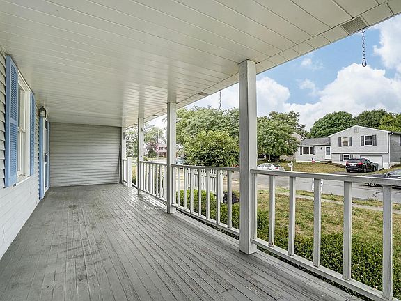 5th image of 1303 Laurel Green Pl