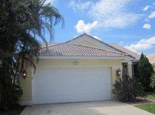 884 Savannah Falls Dr, Fort Lauderdale, FL 33327