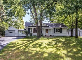 5059 Lake Vista Dr, Solon, OH 44139