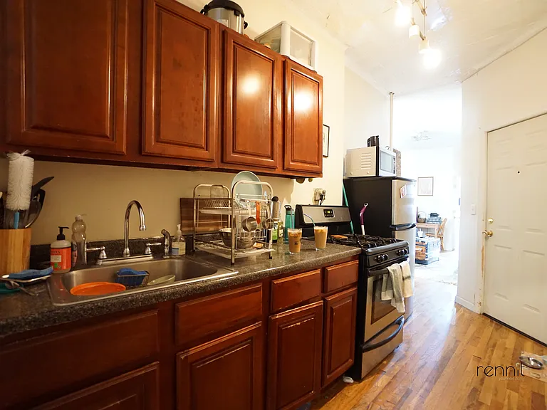 1354 Willoughby Ave #2L — Photo 2