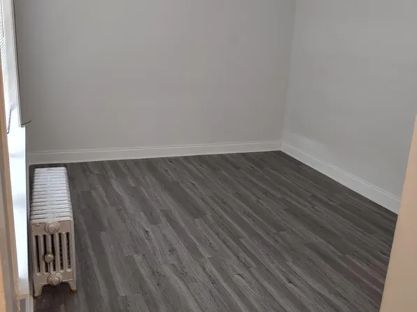 2143 E 82nd St Floor 2, Chicago, IL 60617
