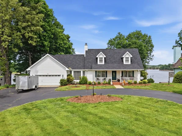 686 Bluff Dr, Winchester, TN 37398