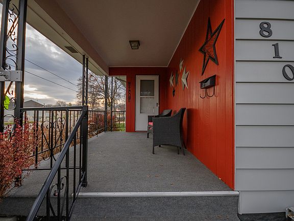 2nd image of 810 S Wenona Ave