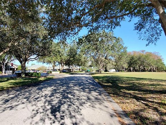 4th image of 11911 Fairway Lakes Dr