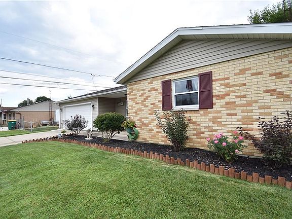 3rd image of 1002 Edgebrook Dr