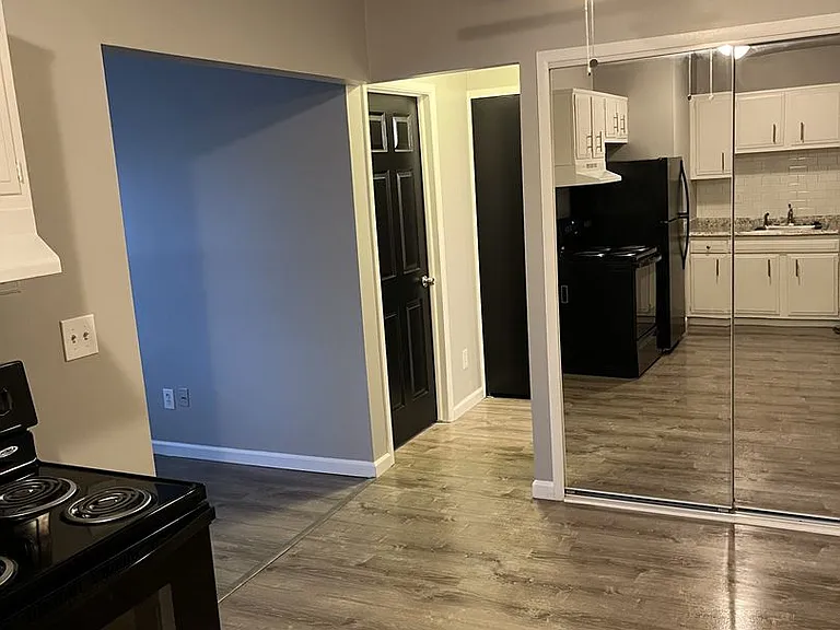 5640 Pardee — Photo 12