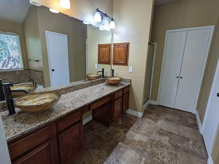 1321 Meadowbrook Dr — Photo 11