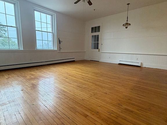 5th image of 2 Pleasant St #1