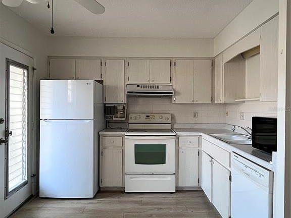 4th image of 509 W Venice Ave APT 102
