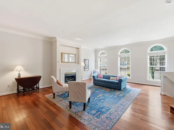 5918 Halpine Rd, Rockville, MD 20851