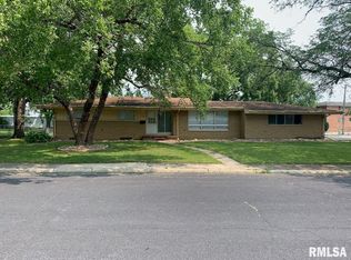 2705 W Wardcliffe Dr, Peoria, IL 61604