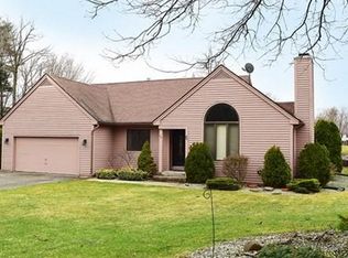 94 Cottonwood Ln, Agawam, MA 01001