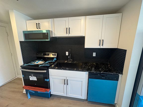 2nd image of 446 James St APT 6